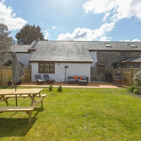 Trewolla Holiday home *